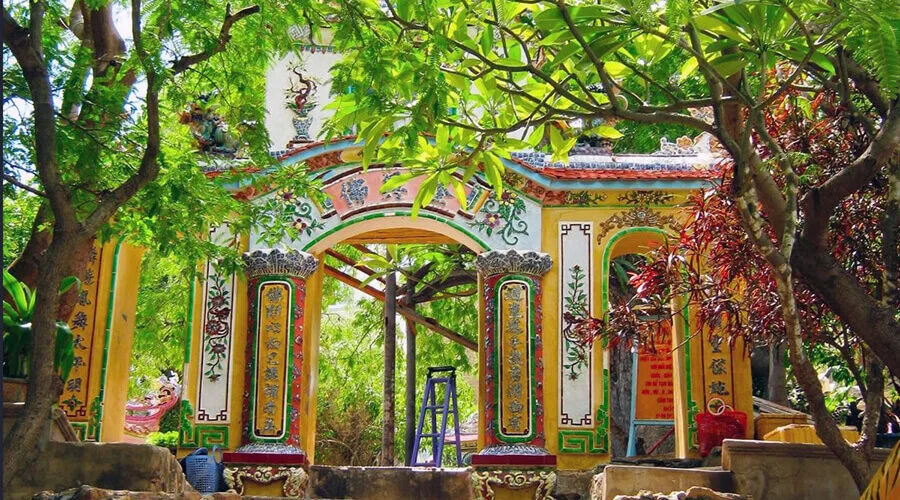 Co Thach Pagoda