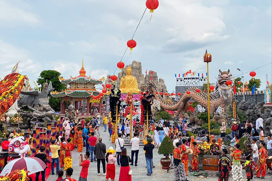 festival in La Han Pagoda