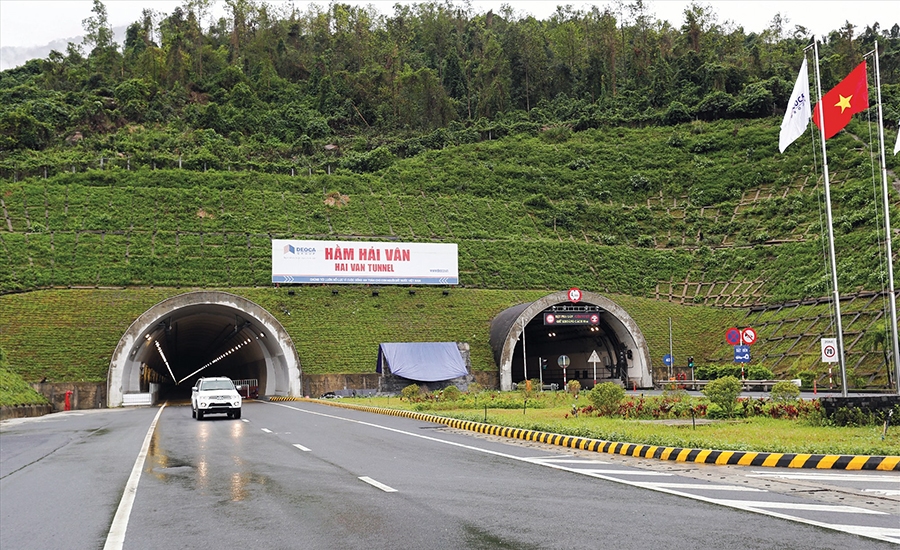 Hai Van tunnels