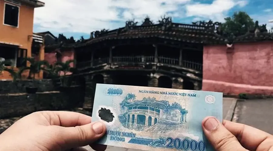 20.000VND note in Japanese Bridge