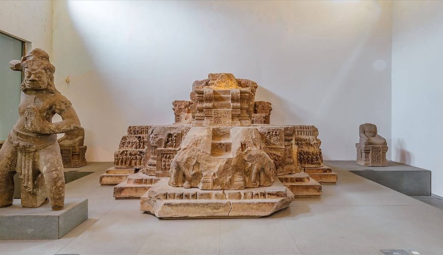 dong duong pedestal