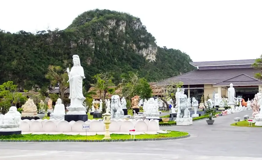 Non Nuoc marble stone village