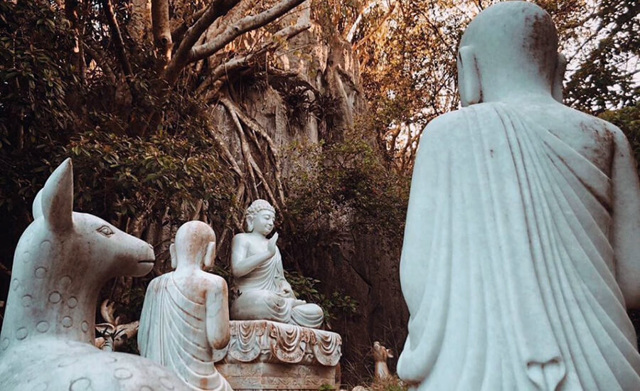 Non Nuoc Marble carving village