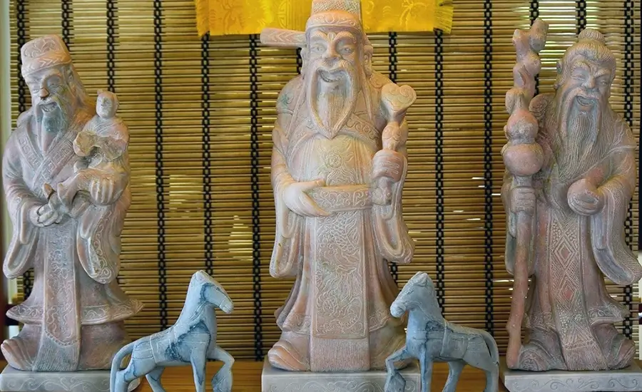 Non Nuoc Marble carving village