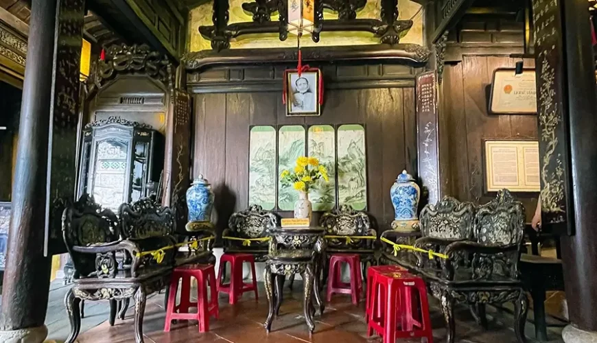 inside the inside Tan Ky Ancient house