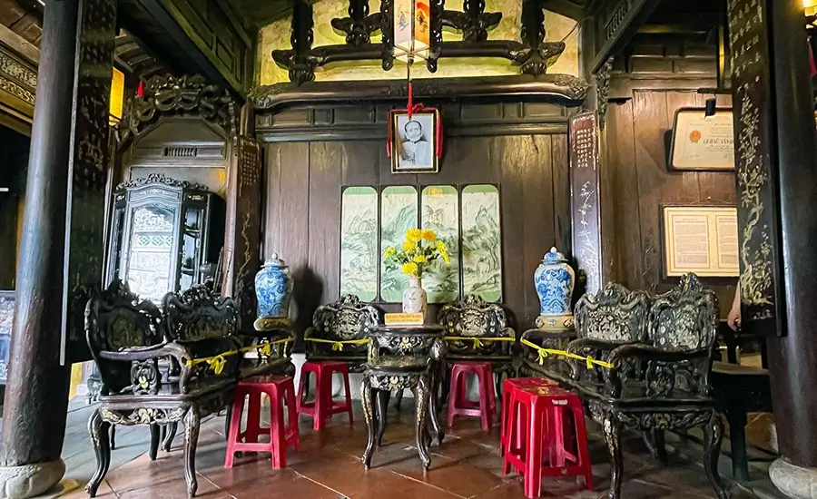 inside the inside Tan Ky Ancient house