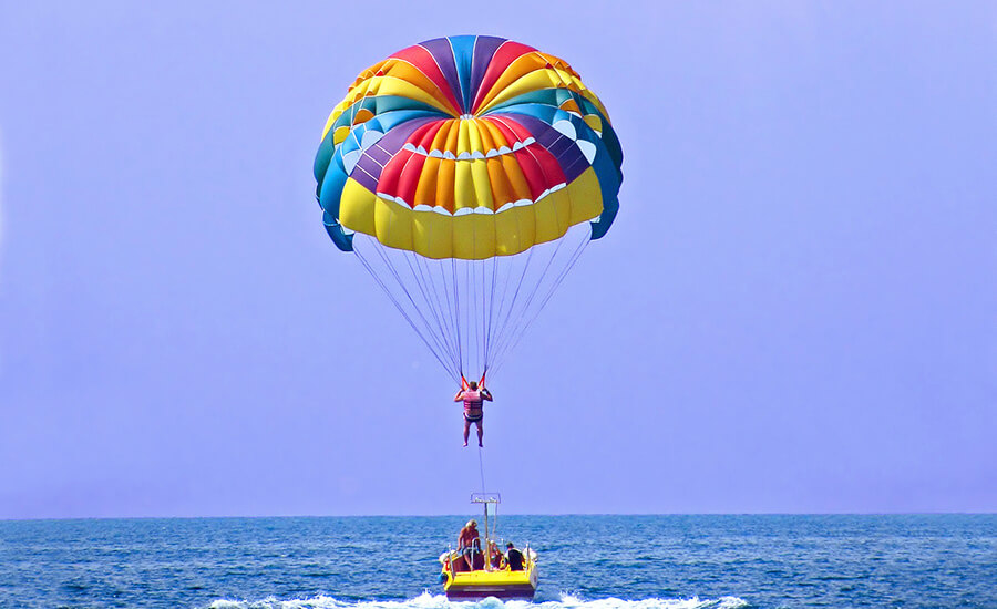 sport game in My Khe Beach