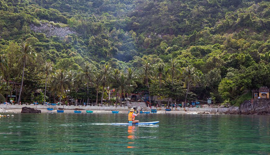 kayaking in Cham islet