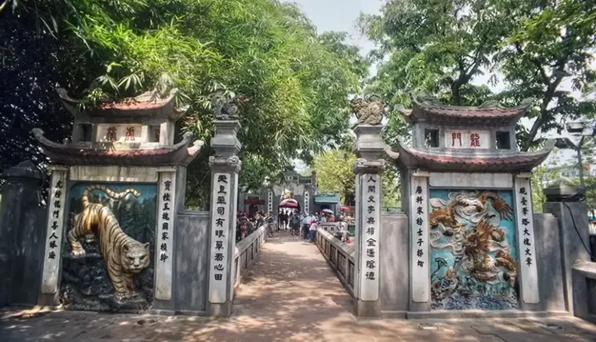 Ngoc Son Temple