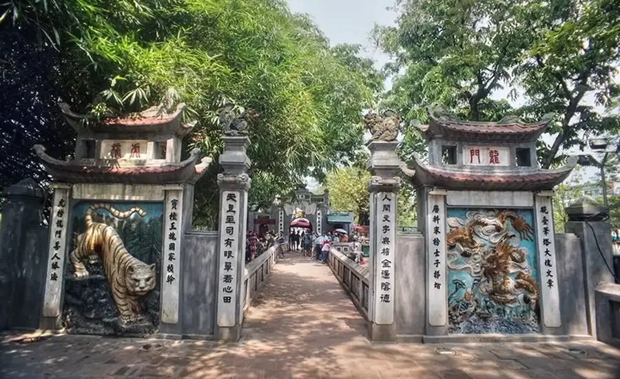 Ngoc Son Temple