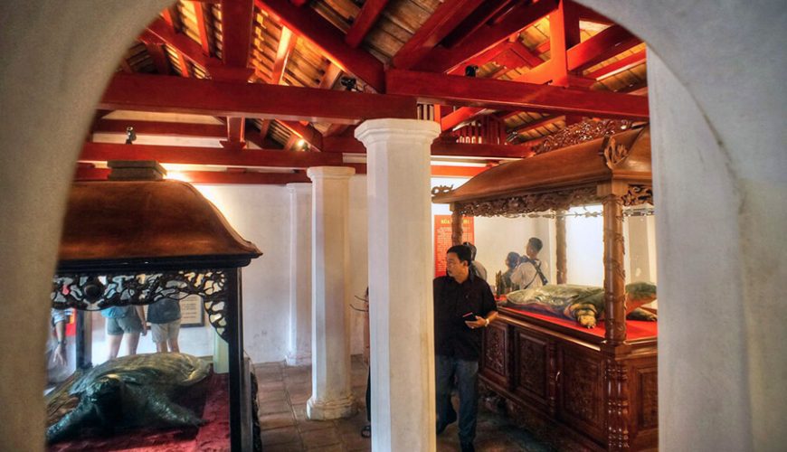 Ngoc Son Temple