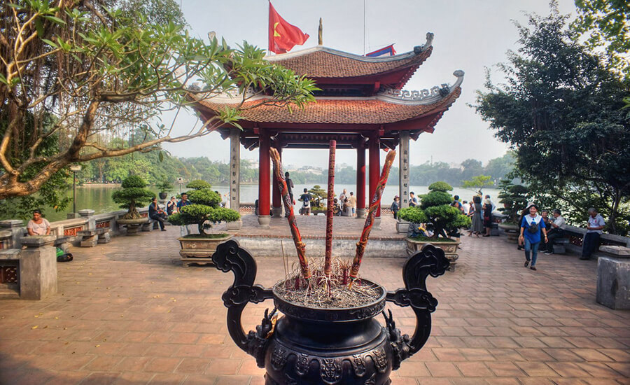 Ngoc Son Temple