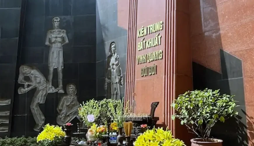 Hoa Lo Prison