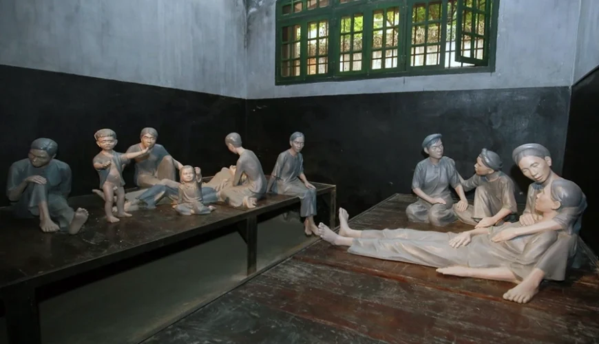 Hoa Lo Prison