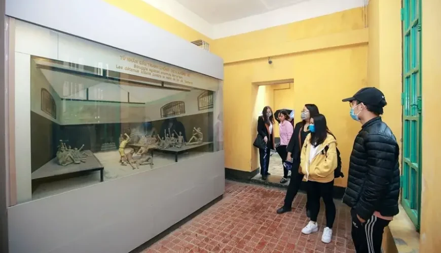 Hoa Lo Prison
