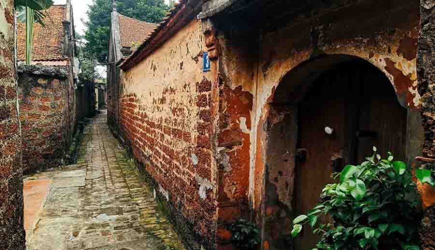Duong Lam Ancient Village