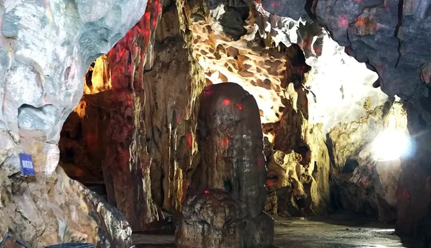Dich Long cave