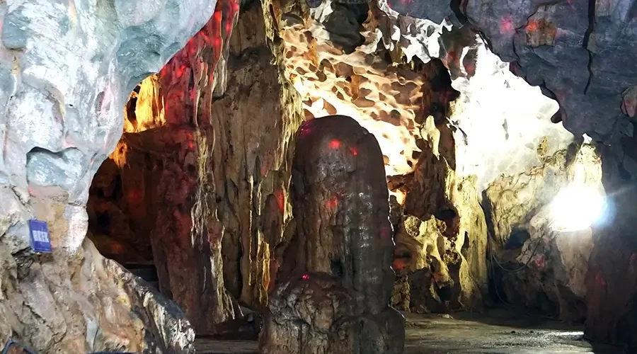 Dich Long cave