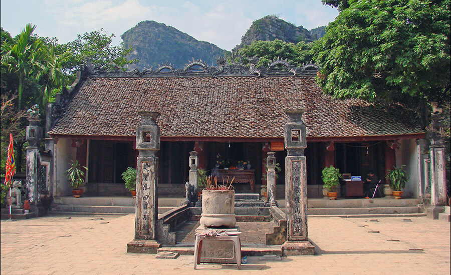 King Dinh Tien Hoang Temple