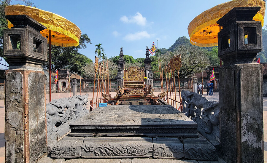King Dinh Tien Hoang Temple