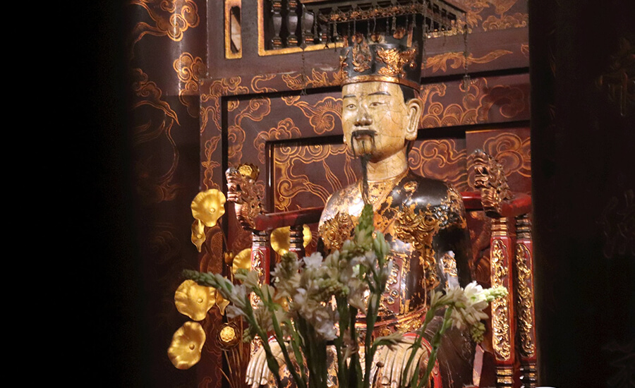 King Dinh Tien Hoang Temple