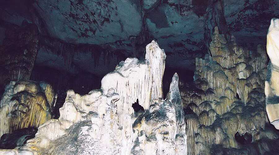 Van Trinh grotto