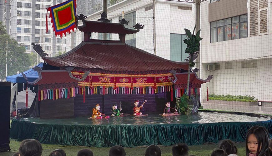 water puppetry show in Hanoi