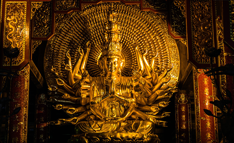 Bodhisattva statue in Bai Dinh