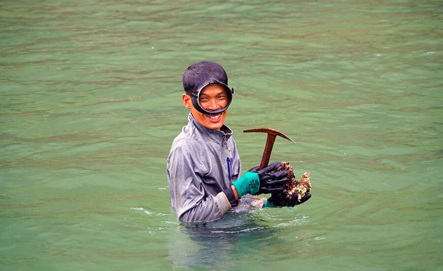 Cua Van fishing village
