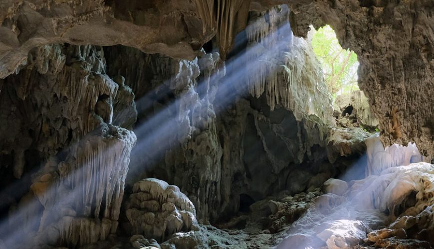 Dau Go Grotto
