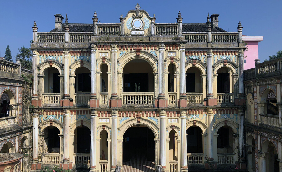 Hoang Yen Tchao Castle