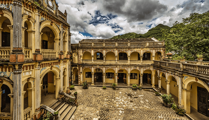 Hoang Yen Tchao Castle