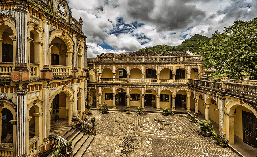 Hoang Yen Tchao Castle