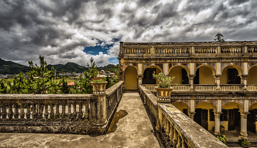 Hoang Yen Tchao Castle