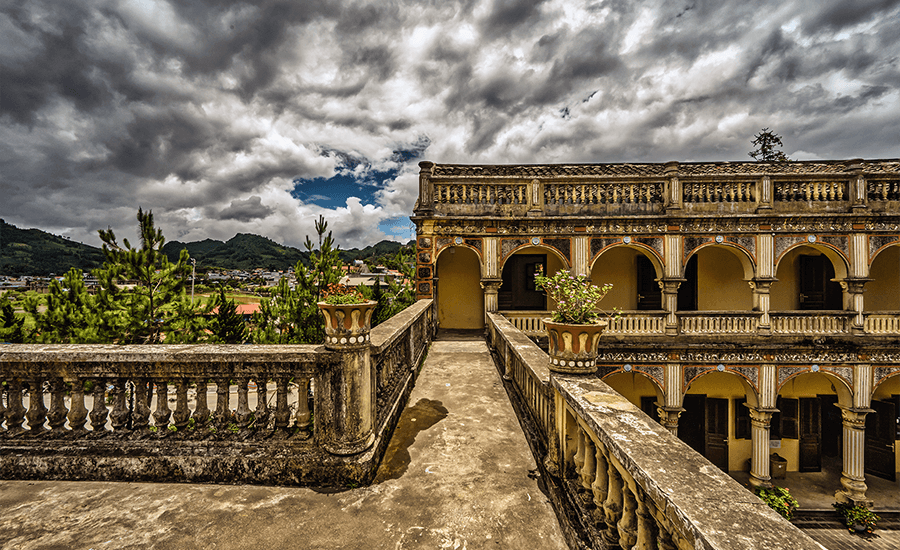 Hoang Yen Tchao Castle