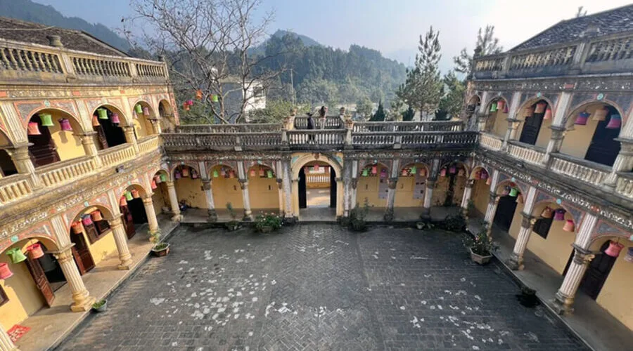 Hoang Yen Tchao Castle