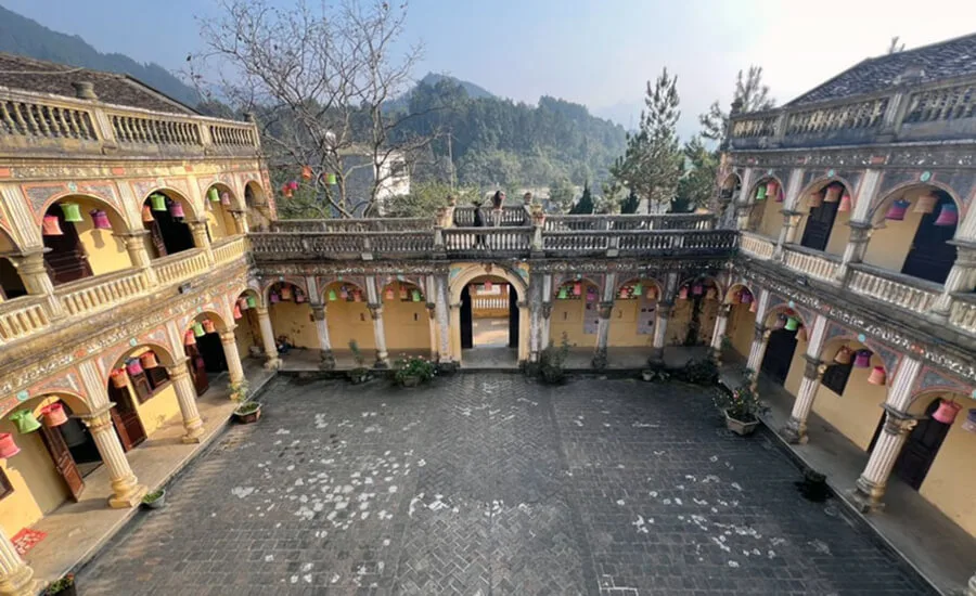 Hoang Yen Tchao Castle