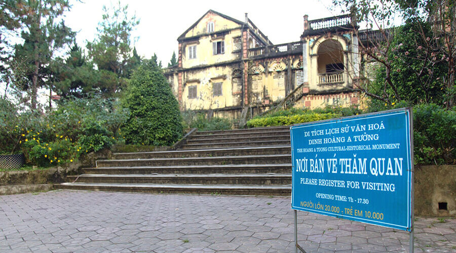 Hoang Yen Tchao Castle