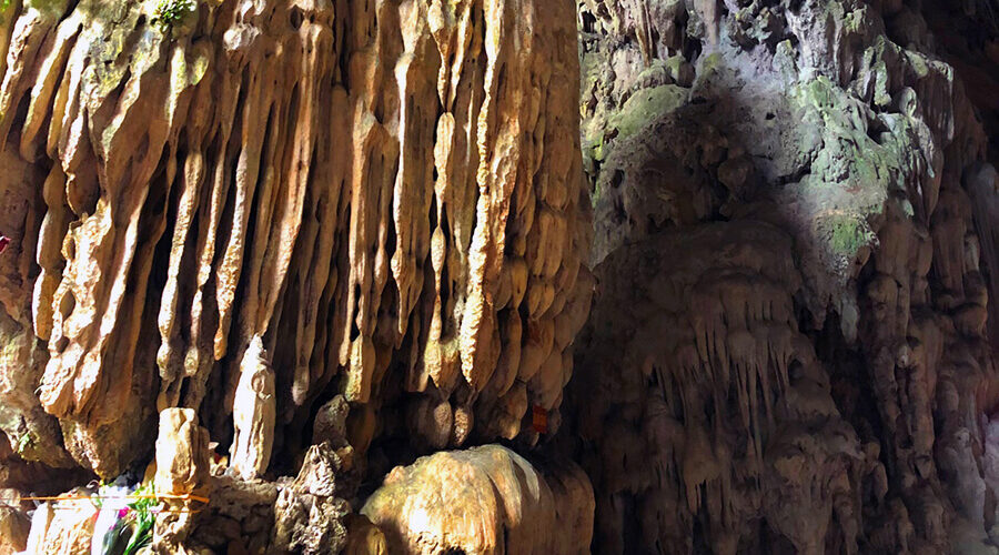 Huong Tich cave