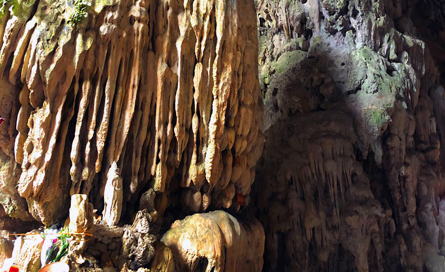 Huong Tich cave