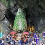 Huong Tich cave