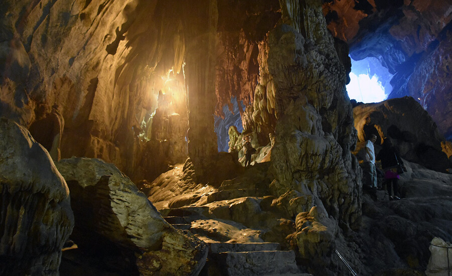 Huong Tich cave