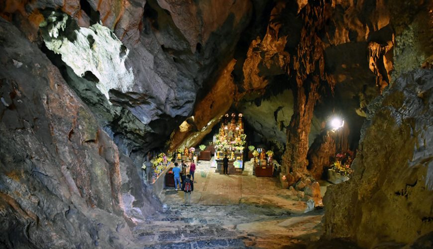 Huong Tich cave