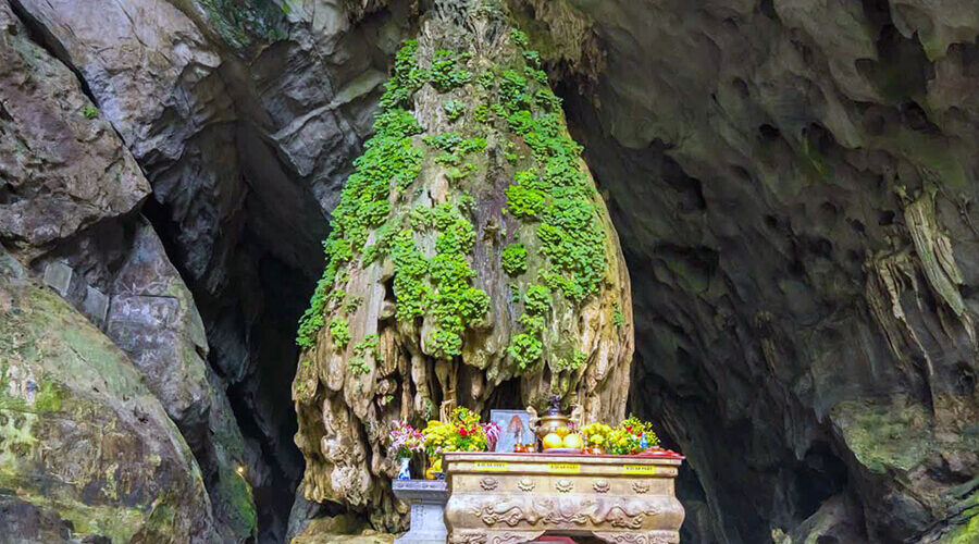 Huong Tich cave