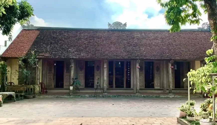 Khach House in Tay Phuong Pagoda