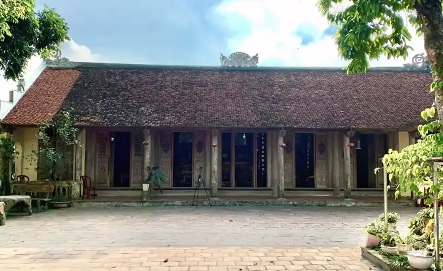 Khach House in Tay Phuong Pagoda