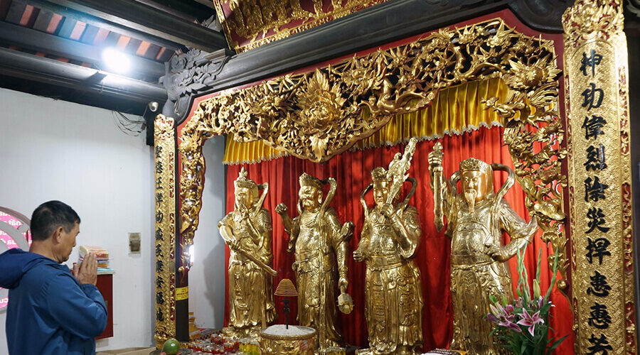 main hall in Long Tien pagoda