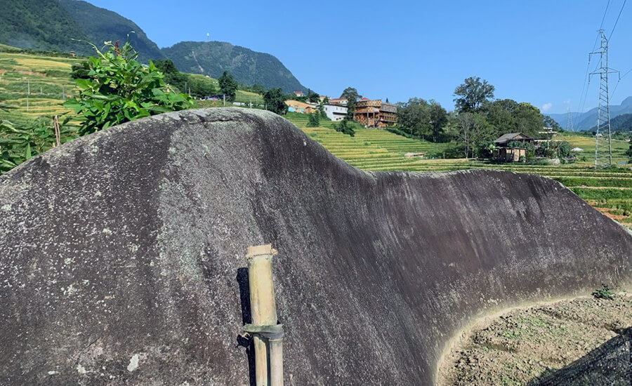 Sapa Ancient Rock Field