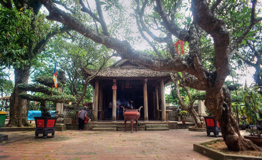 Son Than temple in Tay Phuong pagoda