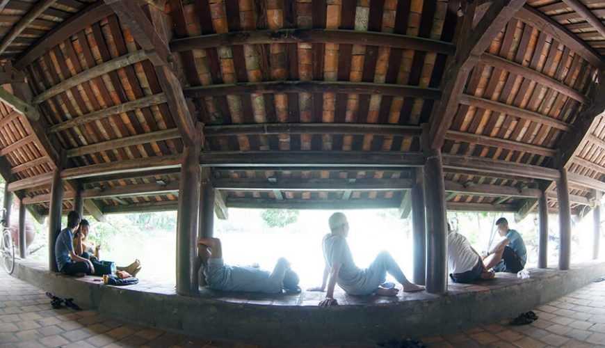 Tiled bridge in Thay Temple